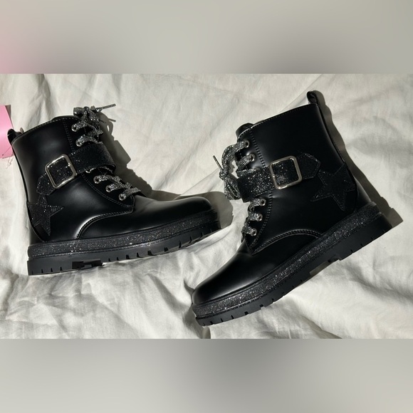 ⭐️Like New⭐️ Kelly & Katie: Girls Boots- Size 4 - Picture 8 of 12